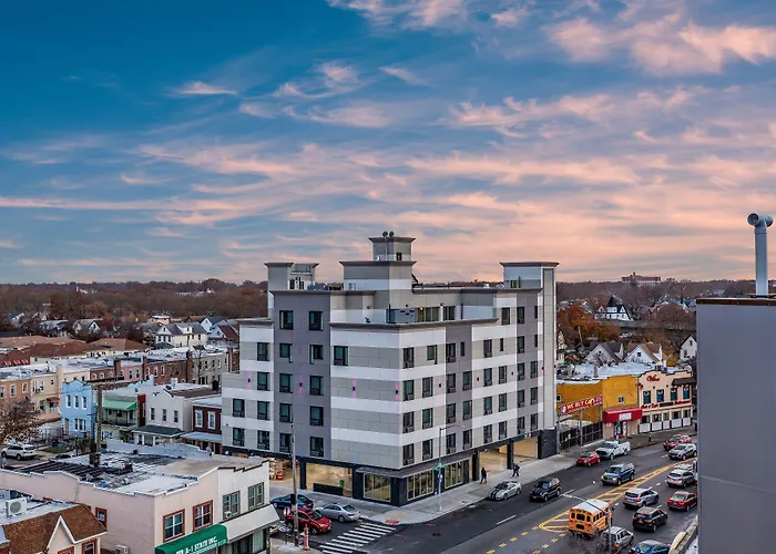 Van Wyck Hotel & Suites Near Jfk Airport
